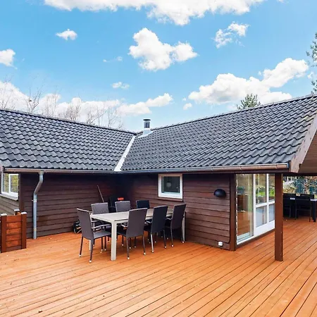 Дом отдыха 8 Person In Rodby-by Traum