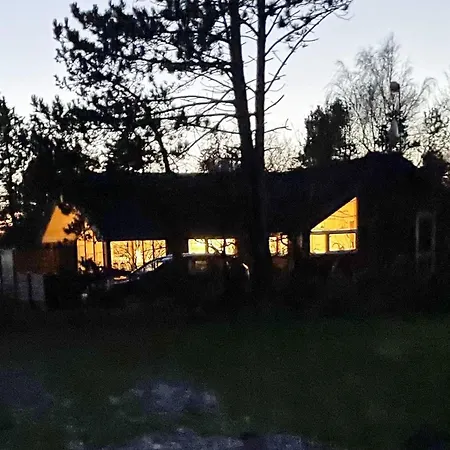8 Person In Rodby-by Traum *